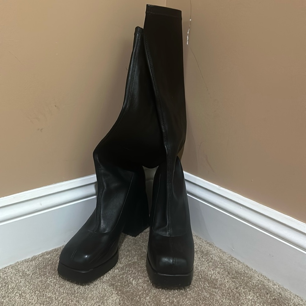 Black boots, worn only once